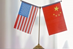 美国“接触”中国的目的是逐利，而不是为了使中国富裕和自由