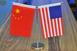 中国的钢铁VS美国的磐石